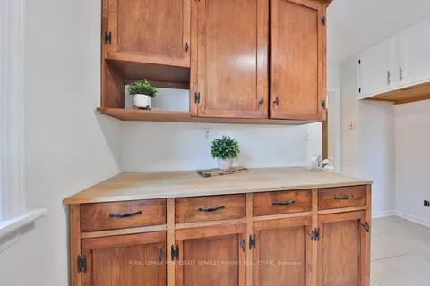 15 East 41st Street, ON L8T 2Z3