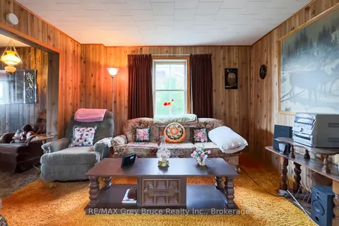 367 1st Avenue, ON N0G 1L0