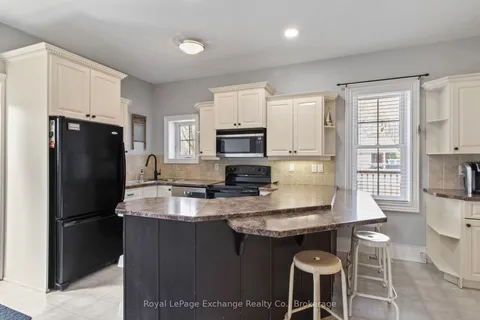 1180 QUEEN Street, ON N2Z 1G5