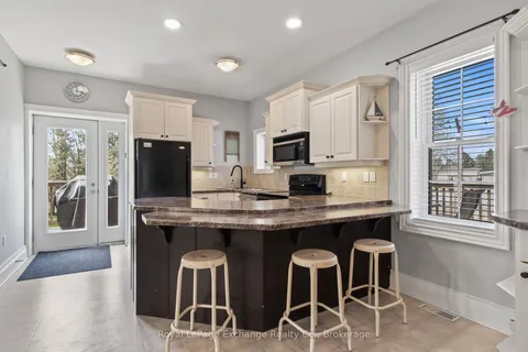 1180 QUEEN Street, ON N2Z 1G5