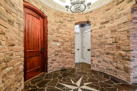 108 Hemlock Court, ON L9Y 0T3