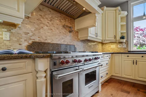 108 Hemlock Court, ON L9Y 0T3