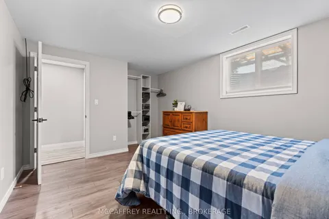 25 STAIKOS Court, ON K7R 0B9