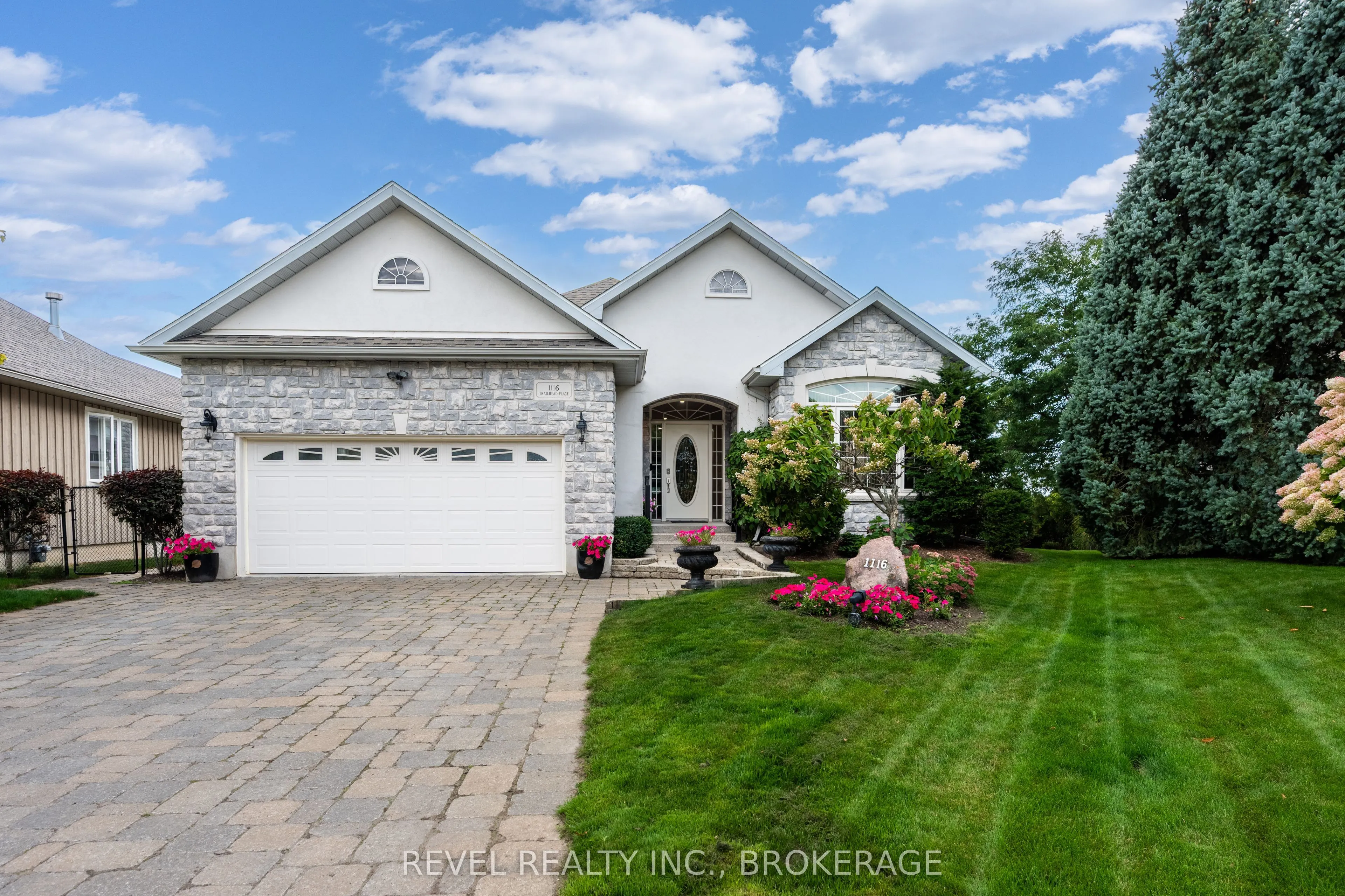 1116 Trailhead Place, ON K7M 9H3