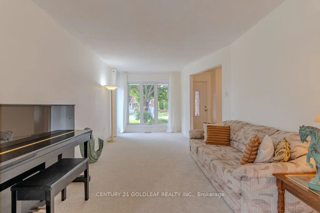 612 Chenier Way, ON K4A 1R1