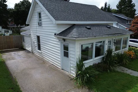 34 Queen Street, ON N0C 1H0