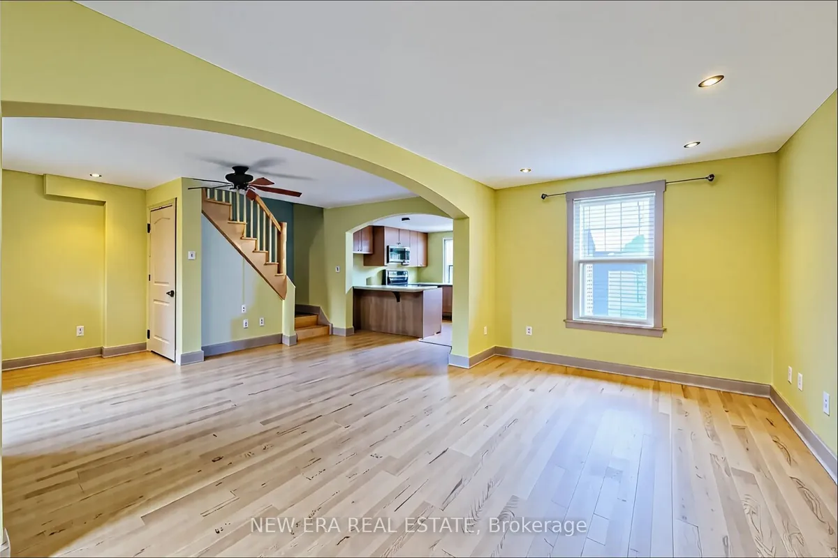 16 Welland Street, ON L2V 2B4