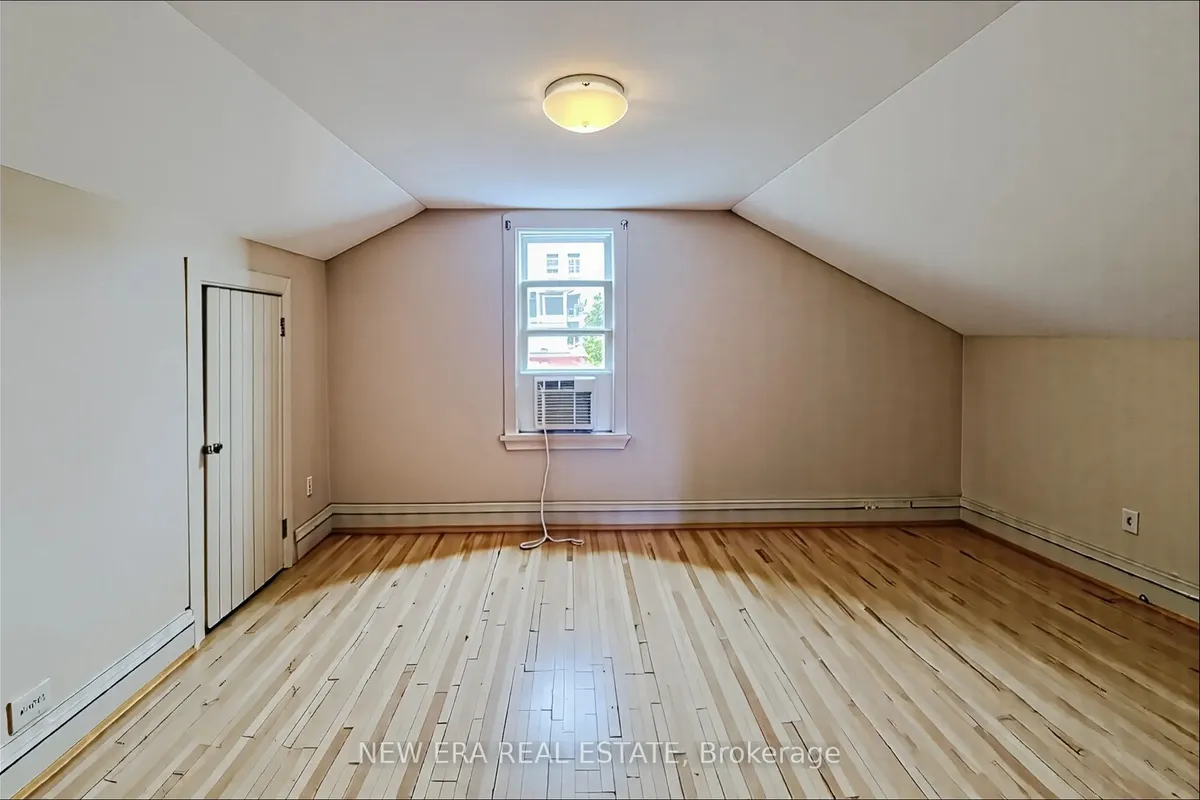 16 Welland Street, ON L2V 2B4