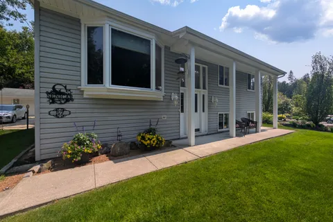 57 Victoria Street, ON N0G 2T0