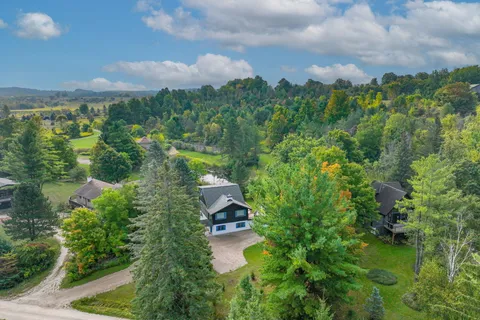 61 Pine River Crescent, ON L9V 3H3