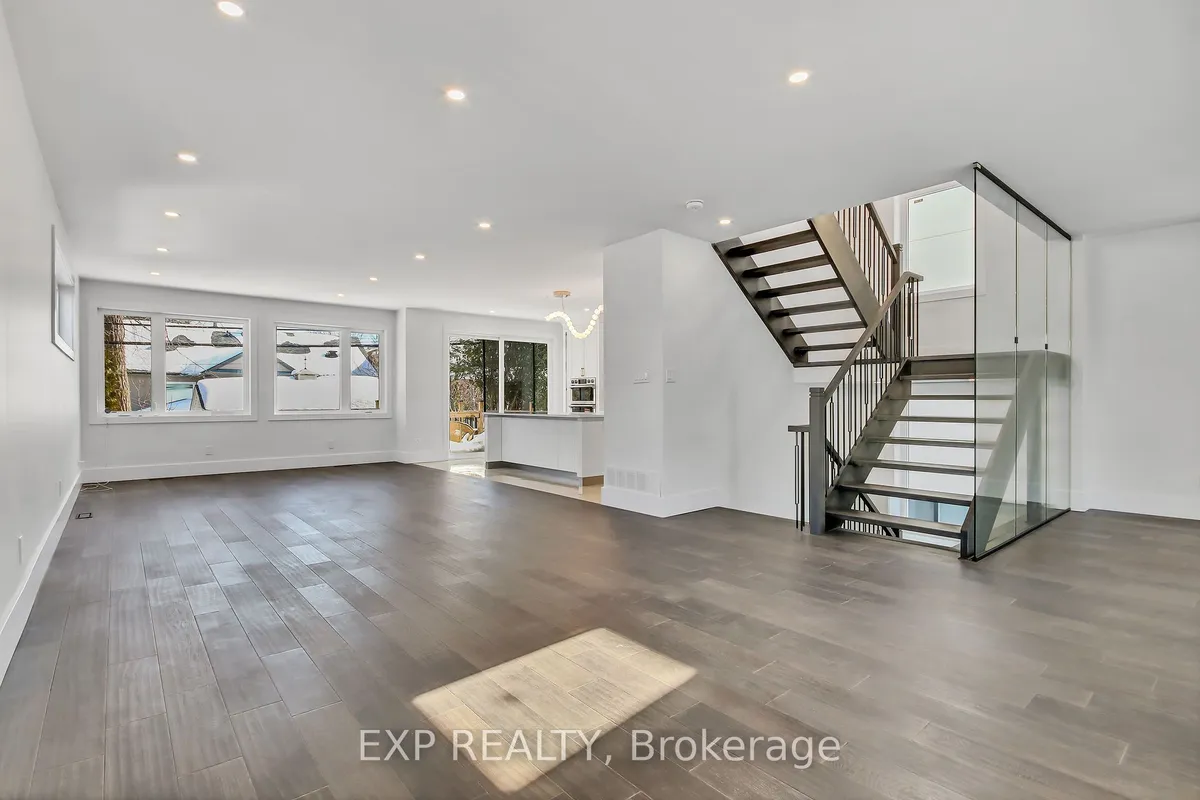 485 Hartleigh Avenue, ON K2B 5J5