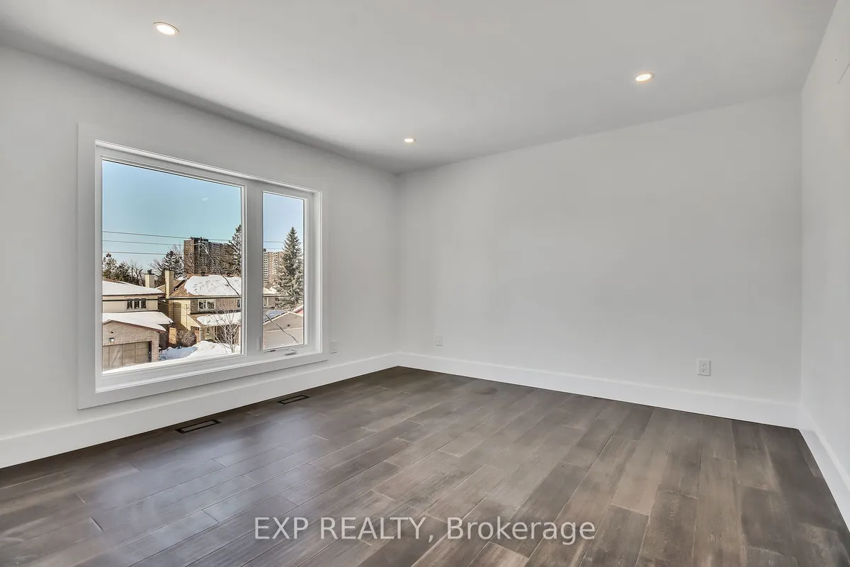 485 Hartleigh Avenue, ON K2B 5J5