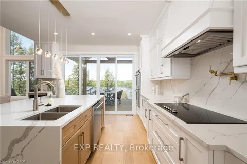 1052 Walton Avenue, ON N4W 3S2