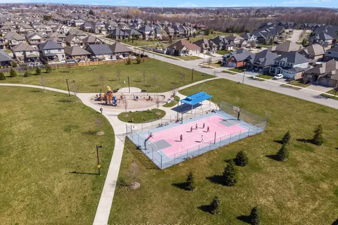 27 Monarch Street, ON L3C 0E6