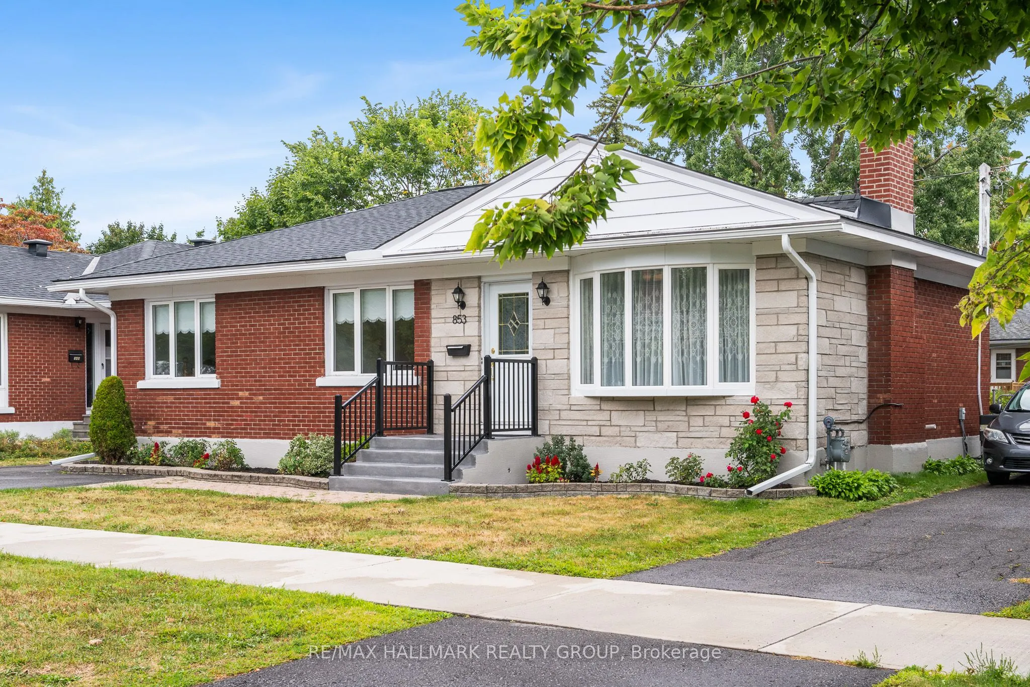 853 CHAPMAN Boulevard, ON K1G 1V1