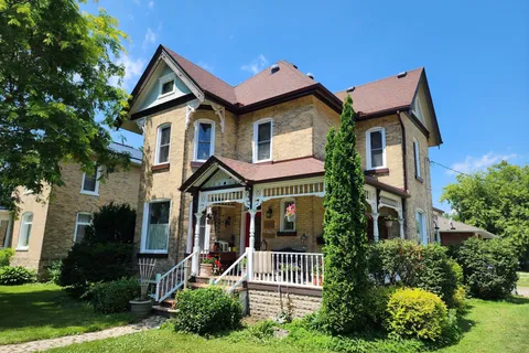 295 Livingstone Avenue, ON N4W 1P8