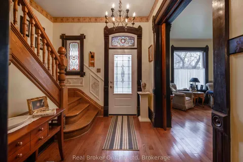 295 Livingstone Avenue, ON N4W 1P8