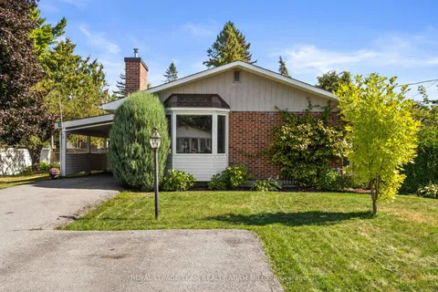 3 Domus Crescent, ON K2H 6A3