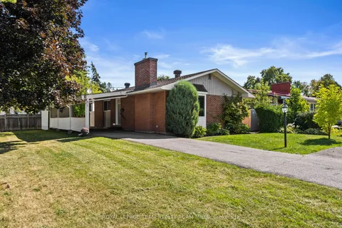 3 Domus Crescent, ON K2H 6A3