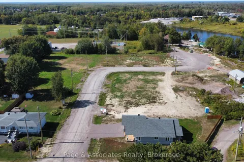 7 Moon Court, ON P2B 2E7