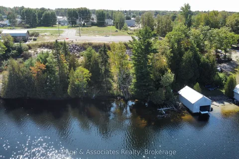 25 Moon Court, ON P2B 2E7