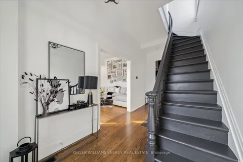 272 Ridout Street, ON L1A 1P5