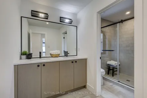 2 Five Stakes Street, ON N5P 3T2