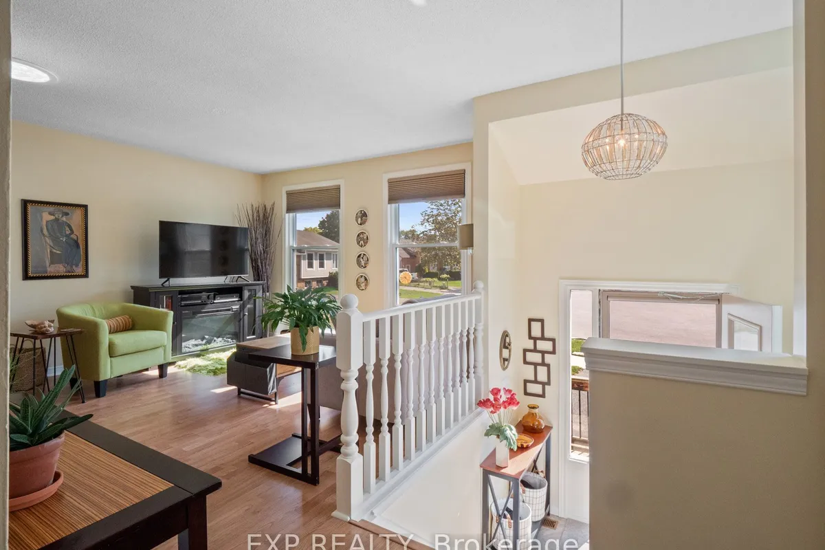 36 RAINBOW Court, ON L3C 6R4