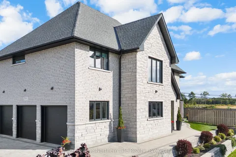 5 ZEPHYR Heights, ON P1B 8G2