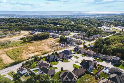 5 ZEPHYR Heights, ON P1B 8G2