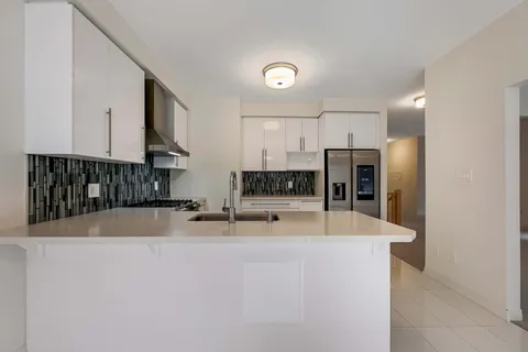 14 Brewis Street, ON N3L 3E3