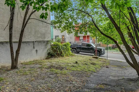 133 Eccles Street, ON K1R 6S7