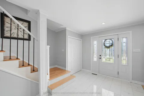 925 Royal Avenue, ON K6A 3K2