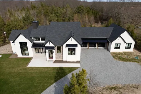 3901 White Road, ON L3K 5V5