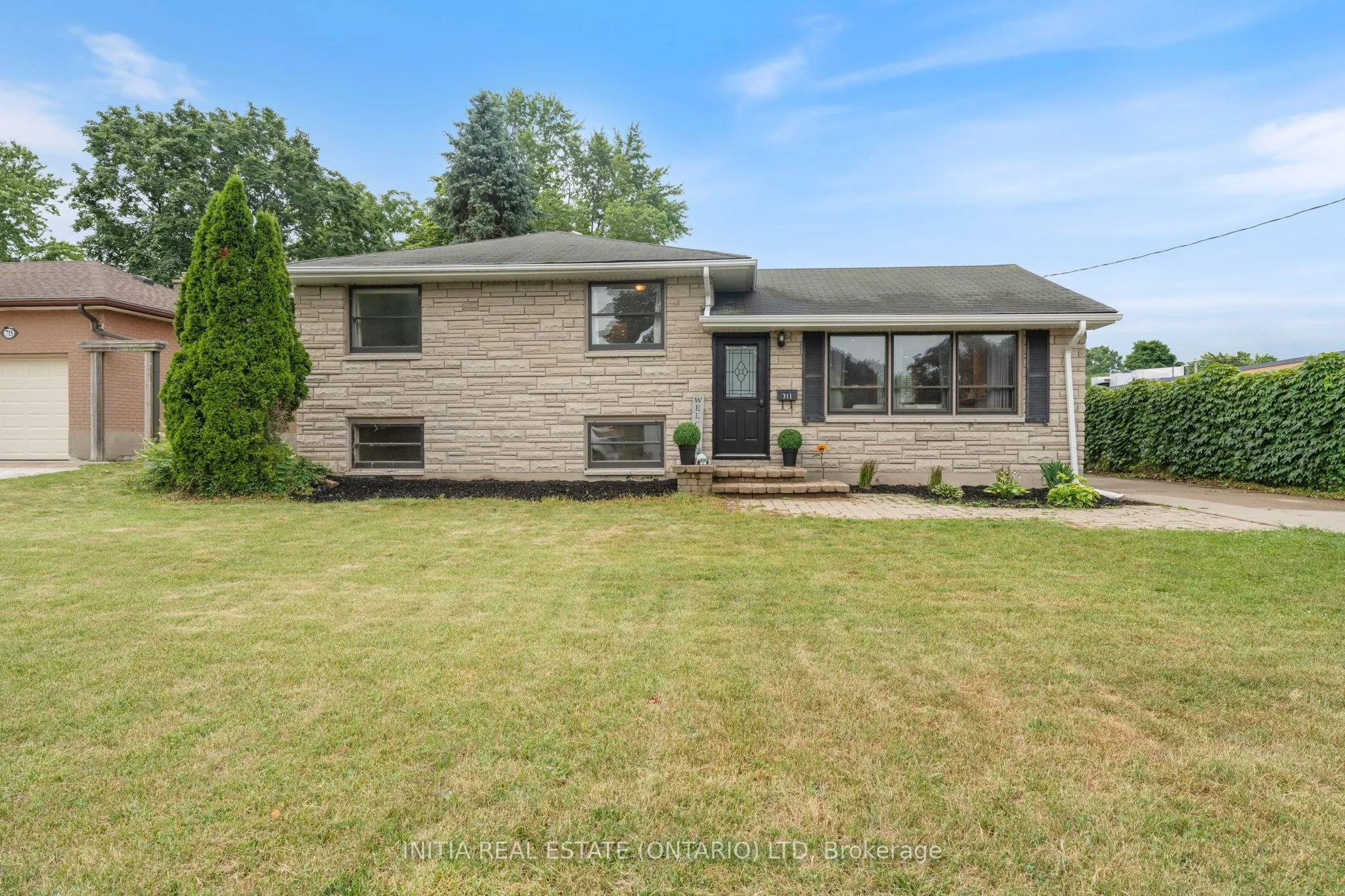 711 Cathcart Boulevard, ON N7V 2N6