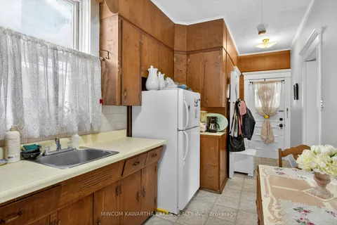 218 Aylmer Street, ON K9J 3K4