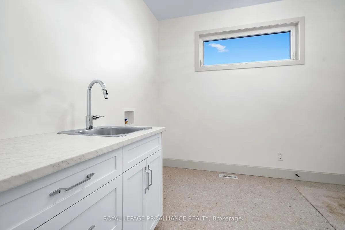 152 Sienna Avenue, ON K8P 0J6