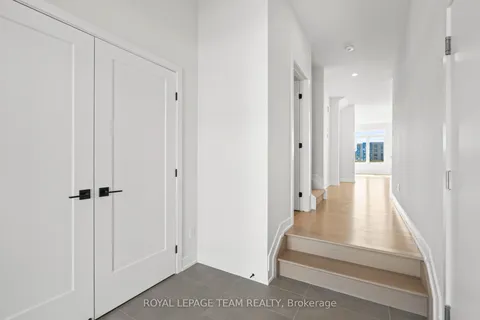 1004 Moore Street, ON K6V 0H2