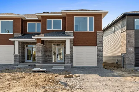 1004 Moore Street, ON K6V 0H2