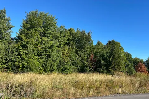 124 Derbeyshire Street, ON K2W 0E7