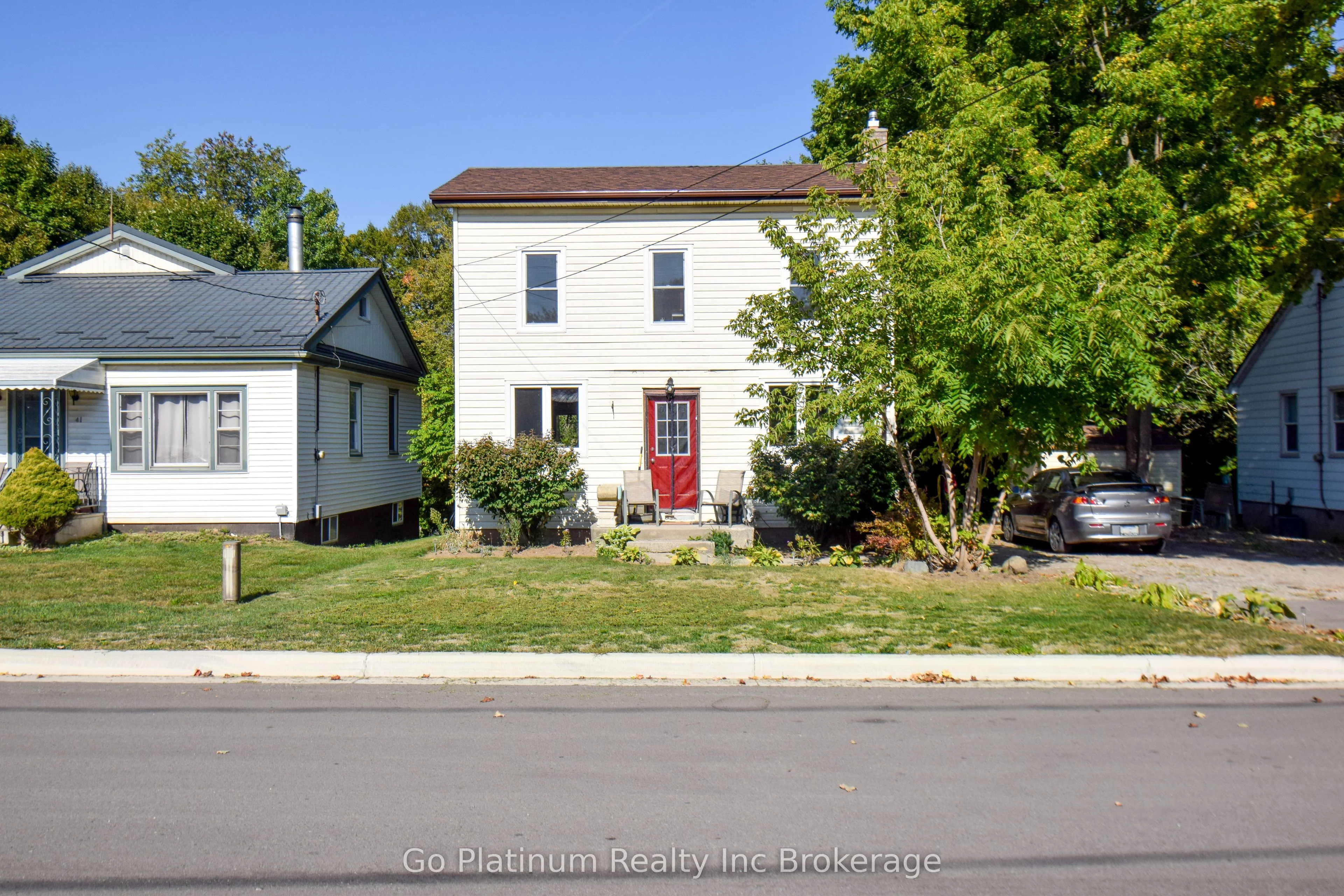 39 Young Street, ON N4G 3H6