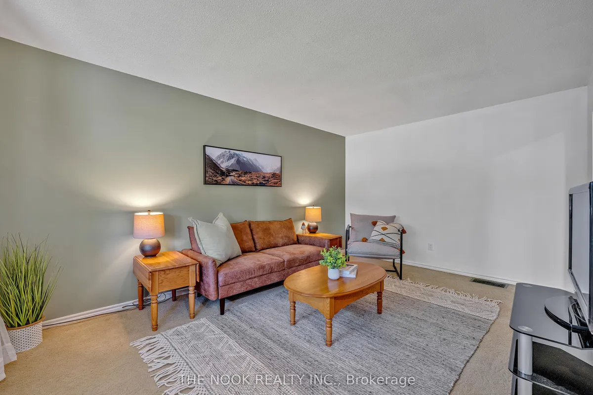 21 Rideau Crescent, ON K9J 1G7