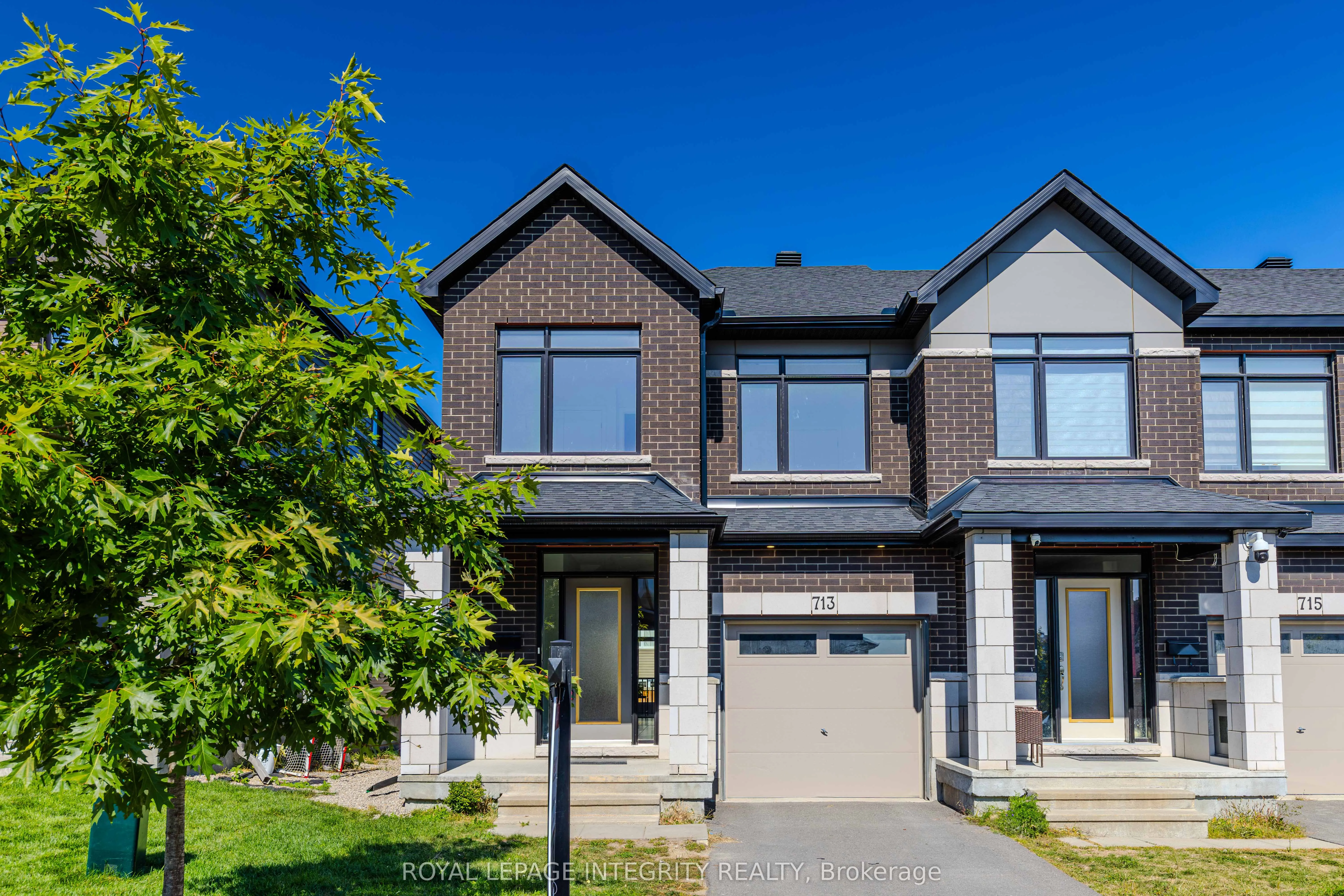 713 Teasel Way, ON K1T 0M1