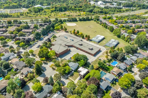 395 Mossom Place, ON N2K 2G7