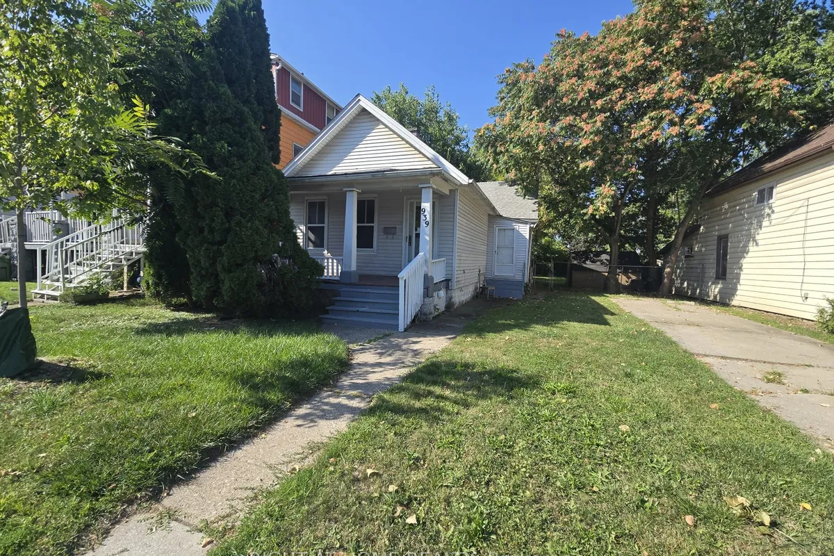 939 Wellington Street, ON N9A 5K2