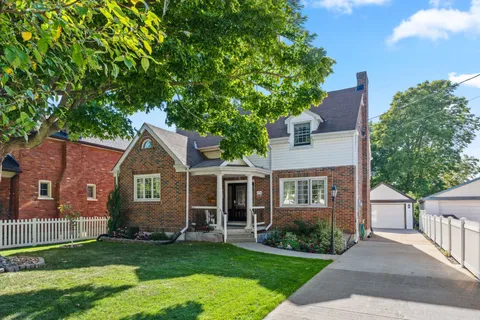 319 Walton Street, ON K9A 3X1