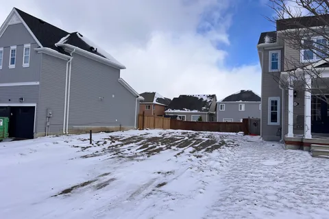 837 O'Reilly Crescent, ON L9V 2S7