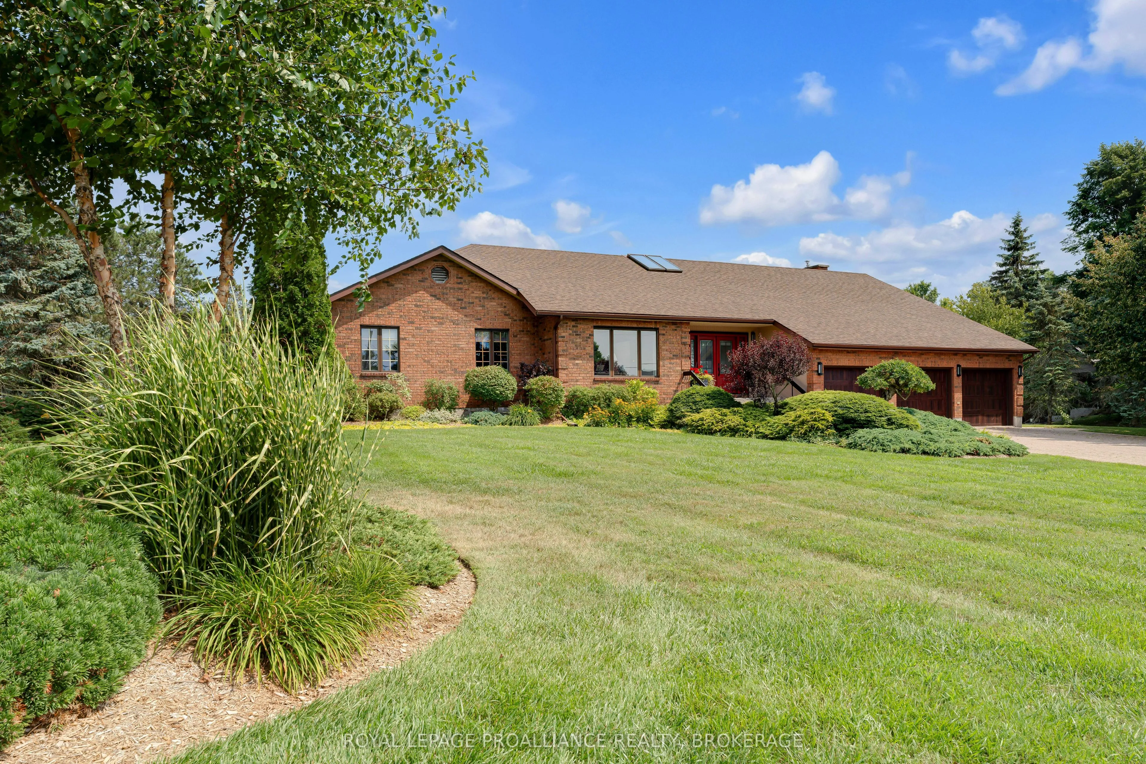 1673 St. Lawrence Avenue, ON K7L 4V1