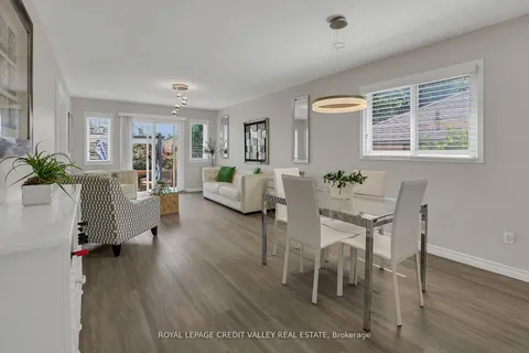 11 Jefferson Court, ON L3C 7G5