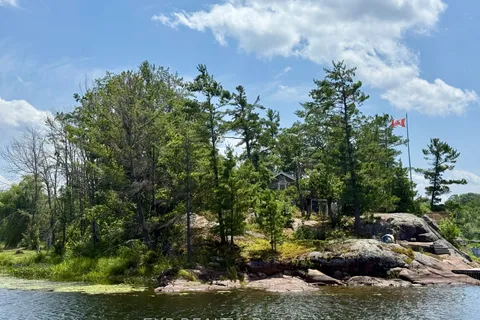 2 Island 860 N/A, ON L0K 1S0